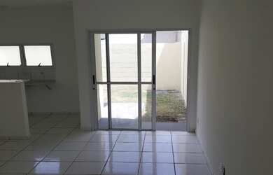 Imagem 3: Casa para aluguel tem 70 metros quadrados com 3 quartos em Petrópolis - Várzea Grande - Ma