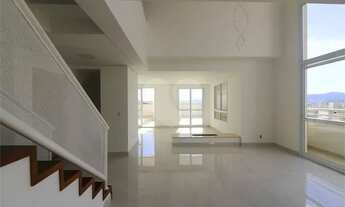 Imagem 2: Cobertura duplex de alto padrão. Elevador privativo