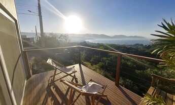 Imagem 2: Casa com 4 dormitórios à venda, 200 m² por R$ 2.850.000,00 - Panorâmico - Garopaba/SC