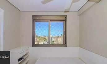 Imagem 6: Cobertura semimobiliada de alto padrão com 600 m² conta com seis suítes, nove ba