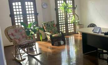 Imagem 2: Casa totalmente térrea facilmente adaptável para comércio ou clínica