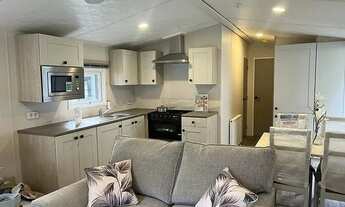 Imagem 2: LINDA CASA COM 2 QUARTOS