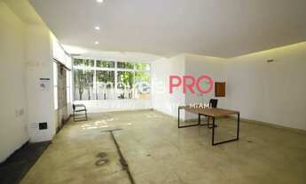 Imagem 2: Em frente ao Parque Ibirapuera, no local mais cobiçado da regiao