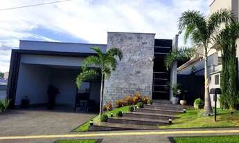 Imagem: Lote de 300 m², com 152 m² de área construída