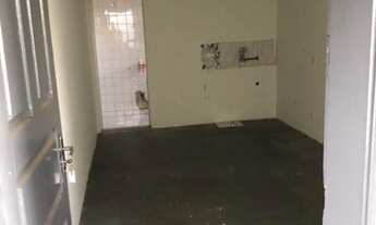 Imagem 2: Kitinete a 100 m terminal do bairro alto