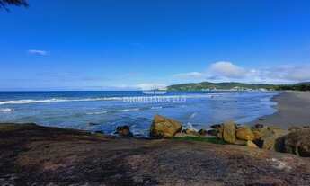 Imagem: Sobrado novo com 03 dormitórios e 02 suítes