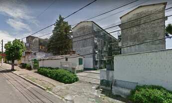 Imagem 2: Apartamento para venda possui 36 metros quadrados com 2 quartos em Cavalhada - Porto Alegr