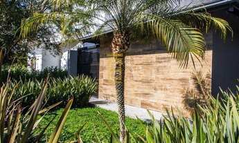 Imagem 2: Casa para Venda em Florianópolis, Jurerê Internacional, 4 dormitórios, 2 suítes, 4 banheir