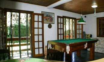 Imagem 6: Localizada próximo ao Centro da Cidade de Campos de Jordão, em área residencial, Vila Ingl