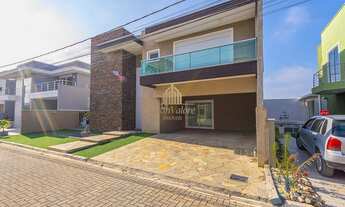 Imagem 3: Em condomínio com 03 suítes, 05 banheiros, piscina e semimobiliada