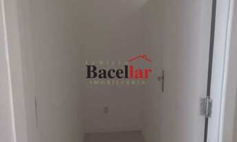 Imagem 6: Sala ampla, moderna, 2vagas, andar alto e vista linda ! Tijuca