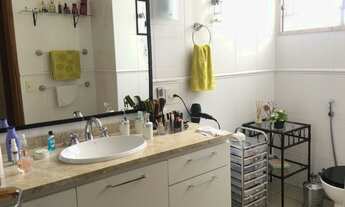 Imagem 7: Este apto localizado no baixo Itaim, com varanda, boa claridade e muito bem conservado