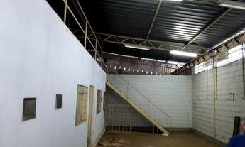 Imagem: Galpão de 250 m² 200 m² construídos