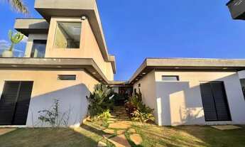 Imagem 5: Casa de condomínio sobrado para aluguel tem 274 metros quadrados com 5 quartos