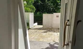 Imagem 6: Alugo excelente casa (380m2) solta em Aldeia-km.9 a 200mts da pista com 4suites...piscina