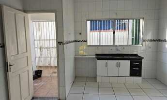 Imagem 7: Casa à locação no bairro Tupi em Praia Grande, SP. 2 dormitórios sendo 1 suíte