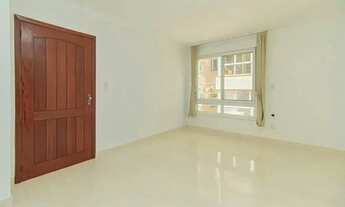 Imagem 2: Imóvel para venda possui 63 metros quadrados com 2 quartos em Santana - Porto Alegre - RS