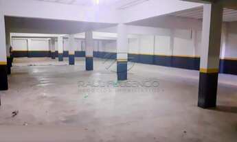 Imagem 7: Barracão central c/ estacionamento