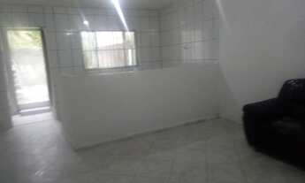 Imagem: Casa com quintal e 3 comodos grandes em