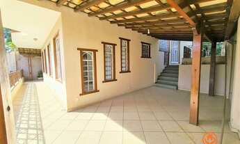 Imagem 5: Casa-com-habite-se-520m²-espaço-gourmet-quinta-4quartos-4vagas-varanda-para-Venda-em-Caste