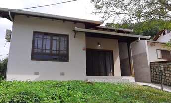 Imagem 2: Casa para Venda em Joinville, Iririú, 3 dormitórios, 1 suíte, 2 banheiros, 2 vagas