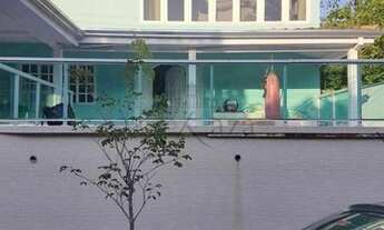 Imagem 2: Casa de condomínio, sobrado com 3 pavimentos a venda, 4 quartos (2 suítes), piscina e chur