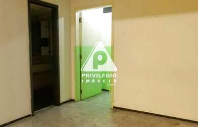 Imagem 7: Casa de rua duplex à venda, original 6 quartos com suíte, 2 salas, terraço, área externa