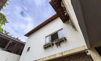 Imagem 4: Casa à venda com 253m², 6 quartos e 4 vagas