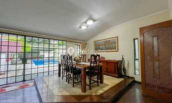 Imagem: Casa com 4 dormitórios à venda no bairro