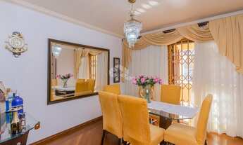 Imagem 7: Casa de 04 dormitórios, 264m² de área privativa, garagem, em terreno com dimensões de 10,0