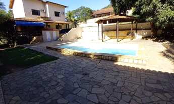 Imagem 6: Casa com 6 Quartos e Campo de Futebol