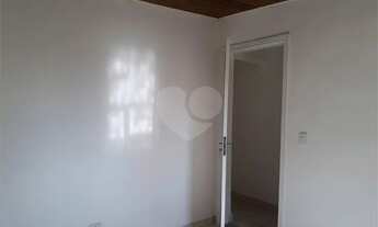 Imagem 2: Parada Inglesa sobrado de vila fechado