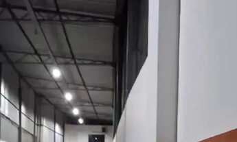 Imagem 4: Galpão Centro Galpão / depósito com 5 vagas na garagem