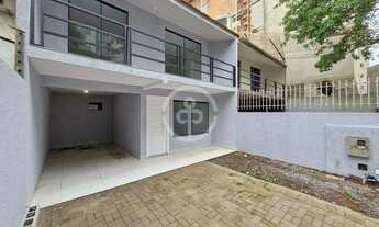 Imagem 4: SOBRADO REFORMADO NO CENTRO COM GRANDE QUINTAL GRAMADO