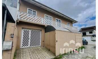 Imagem 2: Ampla casa residencial de esquina com 3 quartos!