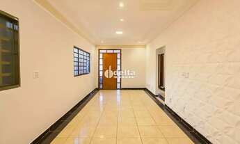 Imagem 5: Casa residencial com 4 quartos sendo 2 suítes disponível para locação e venda no bairro Pl