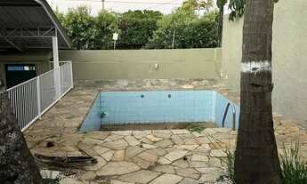 Imagem 2: Casa com piscina à venda em Lins/SP