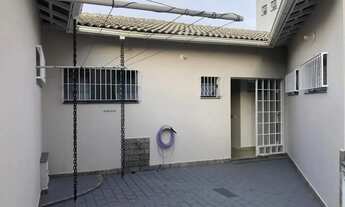 Imagem 6: Excelente casa térrea disponível para fins comerciais ou residenciais