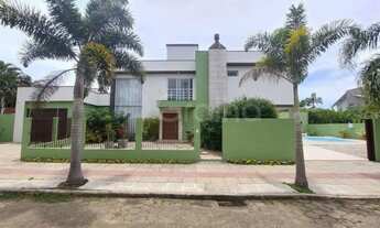 Imagem: Casa com 4 suítes na praia da Armação