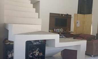 Imagem 2: Casa de condomínio para venda possui 250 metros quadrados com 3 quartos