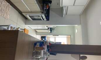 Imagem 7: Três dormitórios com suíte semi mobiliado andar alto vista mar e sol da manhã em condomíni