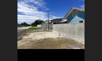 Imagem 7: A duas quadras da praia Guaratuba balneário Eliane