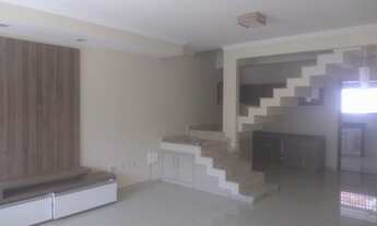 Imagem: Ótima Casa Duplex 2/4 com 2 suítes e closet