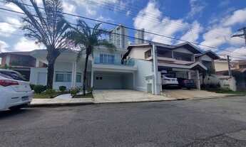 Imagem 2: Casa de condomínio para aluguel possui 280 metros quadrados com 4 quartos