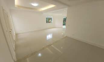 Imagem 4: Casa para venda possui 282 metros quadrados com 4 quartos em Portal da Torre - Juiz de For