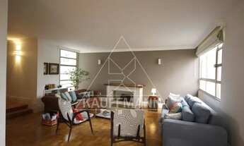 Imagem: Ampla suíte master com hidromassagem, vista