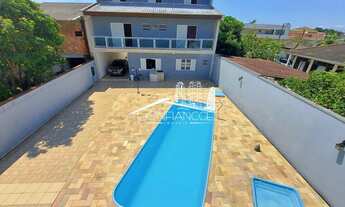 Imagem: Casa com piscina à venda em Guaratuba