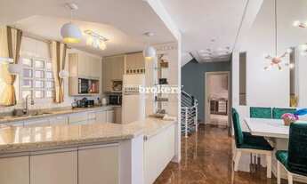 Imagem 3: Casa Sobrado, 4 Quartos, 5 Vagas, à Venda, no Água Verde, em Curitiba. REbrokers