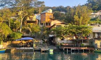 Imagem 2: Casa no canal Barra da Lagoa