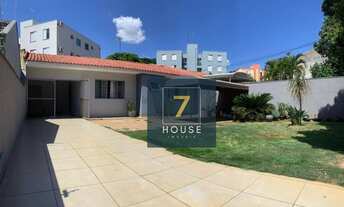 Imagem 3: Casa com enorme quintal, e ótima localização